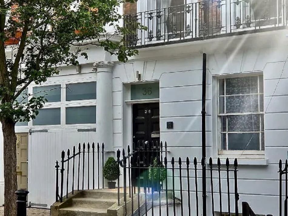 Deluxe Double Room with Shower at Victoria Lodgings London