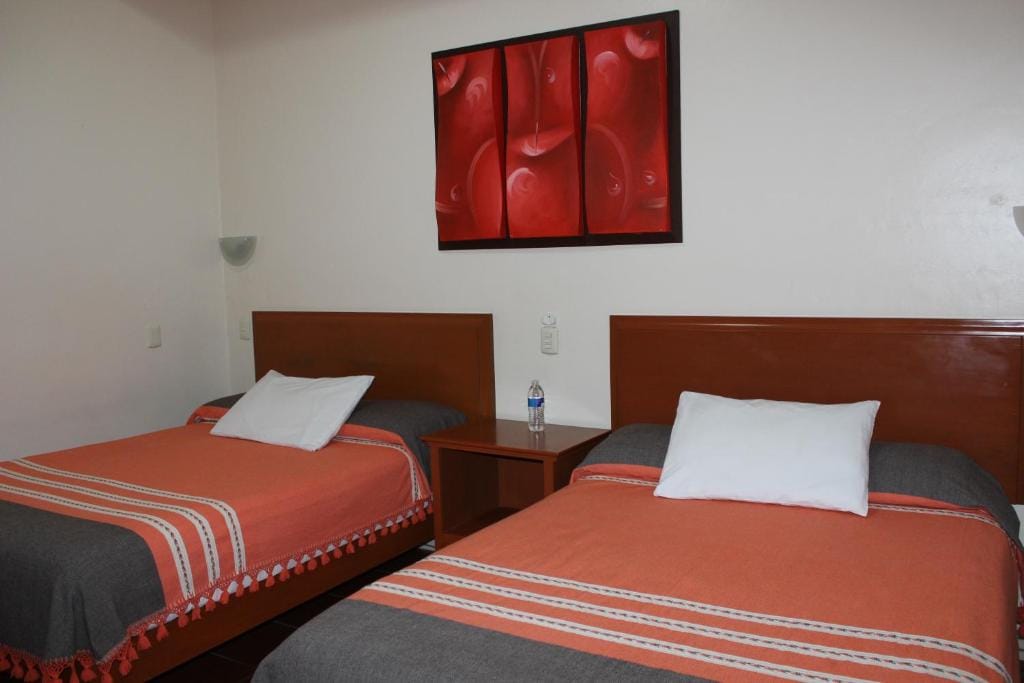 Hotel Oaxaca Mágico colonial guest room