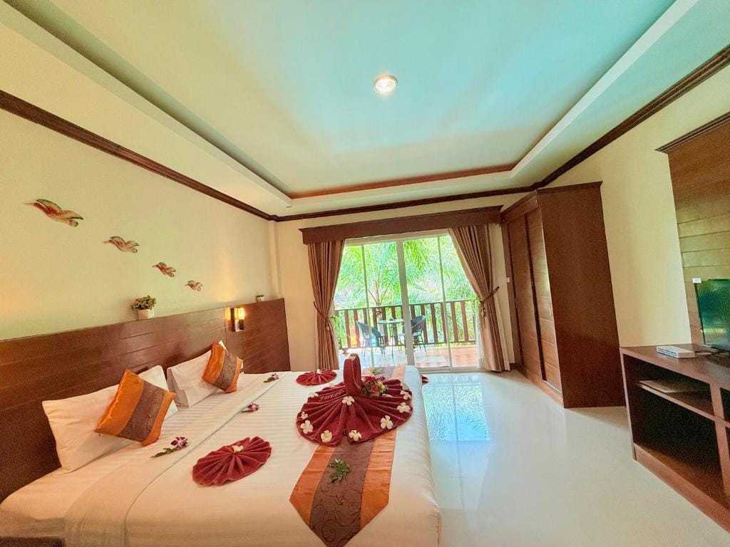 Deluxe Double Garden View Bungalow at Peaceful Resort, Koh Lanta