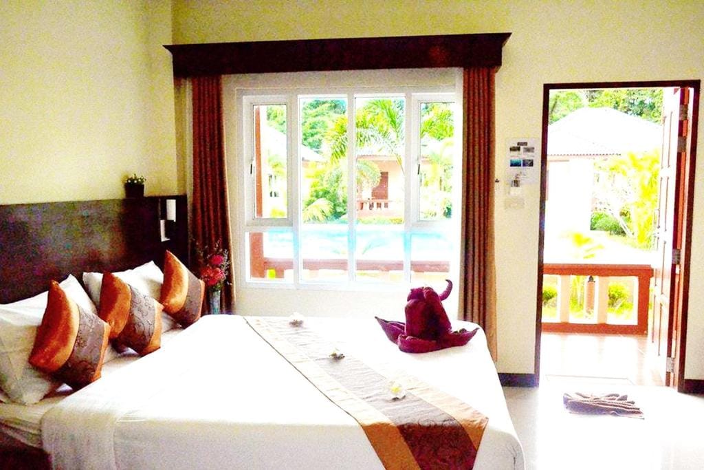 Deluxe Pool View Room at Peaceful Resort, Koh Lanta